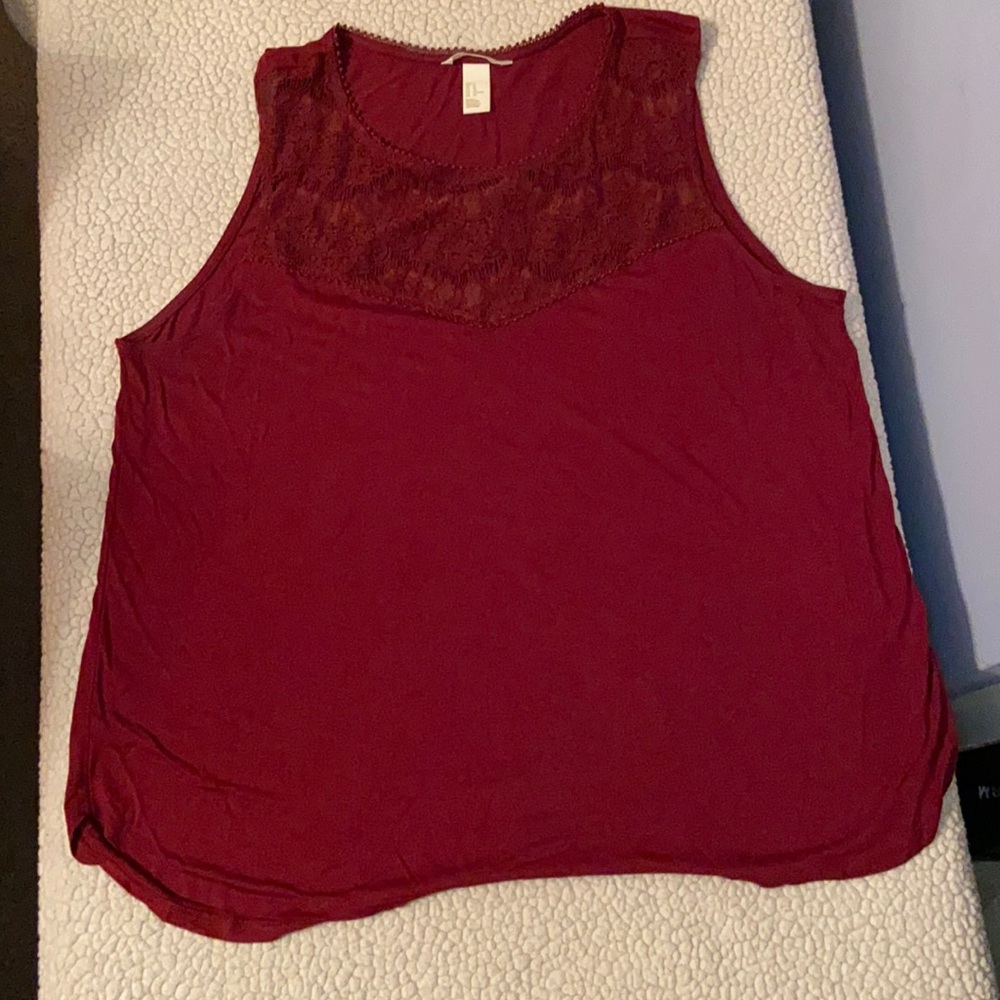 Dark red tank